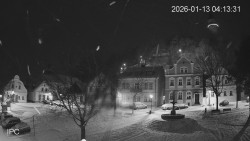 Náměstí, Hrad a Trůba