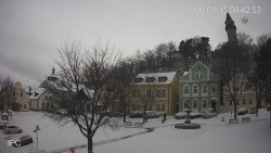 Náměstí, Hrad a Trůba