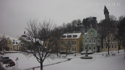 Náměstí, Hrad a Trůba