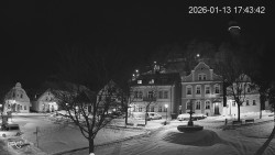 Náměstí, Hrad a Trůba