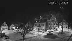 Náměstí, Hrad a Trůba