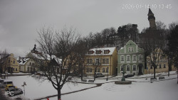 Náměstí, Hrad a Trůba