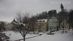 Náměstí, Hrad a Trůba