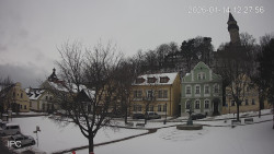 Náměstí, Hrad a Trůba