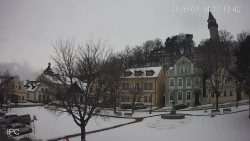 Náměstí, Hrad a Trůba