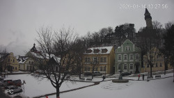 Náměstí, Hrad a Trůba