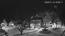 Náměstí, Hrad a Trůba