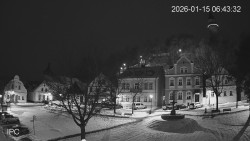 Náměstí, Hrad a Trůba