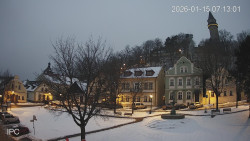 Náměstí, Hrad a Trůba