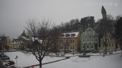 Náměstí, Hrad a Trůba