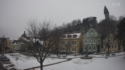 Náměstí, Hrad a Trůba