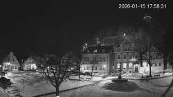 Náměstí, Hrad a Trůba