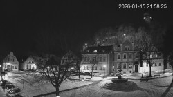 Náměstí, Hrad a Trůba