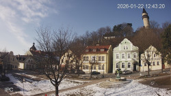 Náměstí, Hrad a Trůba