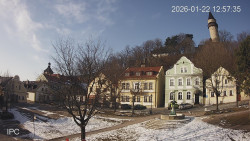 Náměstí, Hrad a Trůba