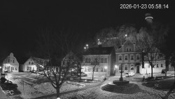 Náměstí, Hrad a Trůba