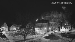 Náměstí, Hrad a Trůba