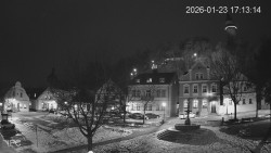 Náměstí, Hrad a Trůba