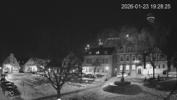 Náměstí, Hrad a Trůba