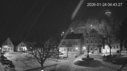 Náměstí, Hrad a Trůba