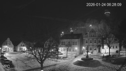 Náměstí, Hrad a Trůba