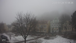 Náměstí, Hrad a Trůba