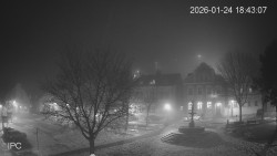 Náměstí, Hrad a Trůba