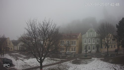 Náměstí, Hrad a Trůba