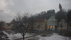 Náměstí, Hrad a Trůba