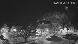 Náměstí, Hrad a Trůba