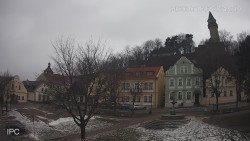 Náměstí, Hrad a Trůba