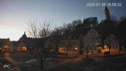 Náměstí, Hrad a Trůba