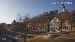 Náměstí, Hrad a Trůba