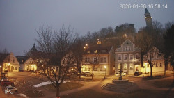 Náměstí, Hrad a Trůba