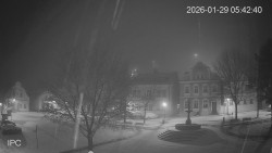 Náměstí, Hrad a Trůba