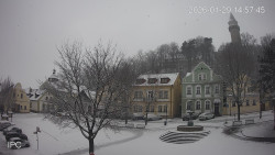 Náměstí, Hrad a Trůba