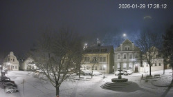 Náměstí, Hrad a Trůba