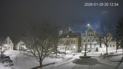 Náměstí, Hrad a Trůba