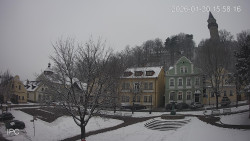 Náměstí, Hrad a Trůba