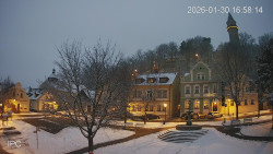 Náměstí, Hrad a Trůba