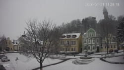 Náměstí, Hrad a Trůba