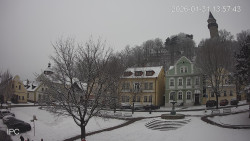 Náměstí, Hrad a Trůba