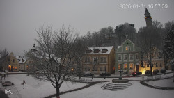 Náměstí, Hrad a Trůba