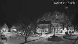 Náměstí, Hrad a Trůba