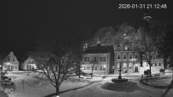 Náměstí, Hrad a Trůba