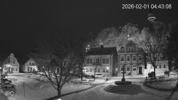 Náměstí, Hrad a Trůba