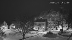 Náměstí, Hrad a Trůba