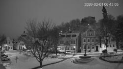 Náměstí, Hrad a Trůba