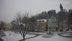 Náměstí, Hrad a Trůba