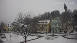 Náměstí, Hrad a Trůba